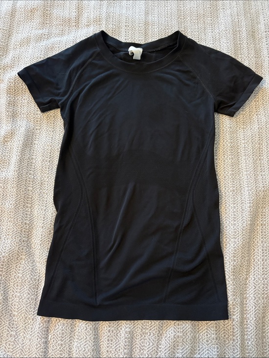 Athleta Tops - Athleta Black Short-Sleeve Performance Tee